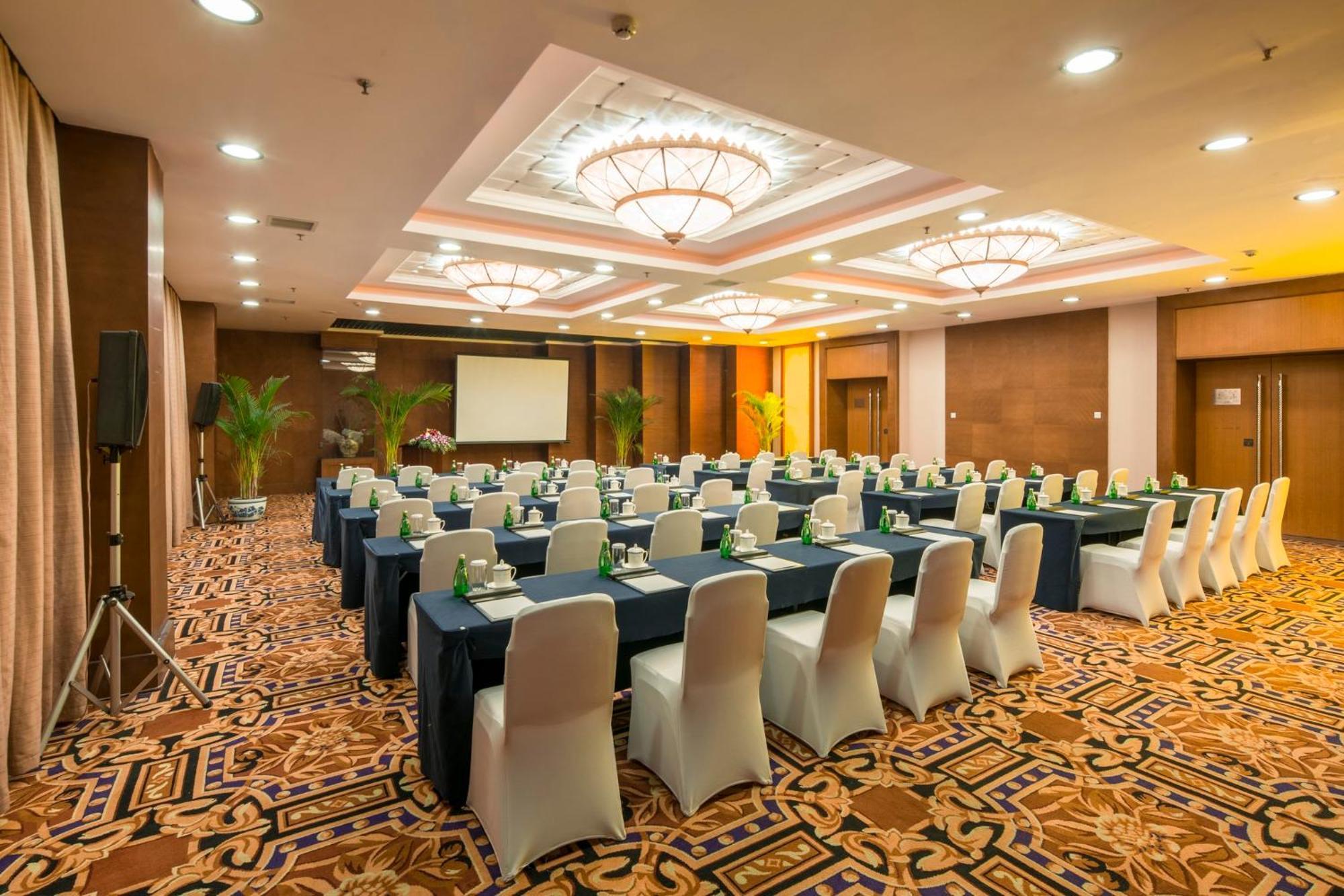 Holiday Inn Chengdu Century City-Westtower Екстер'єр фото