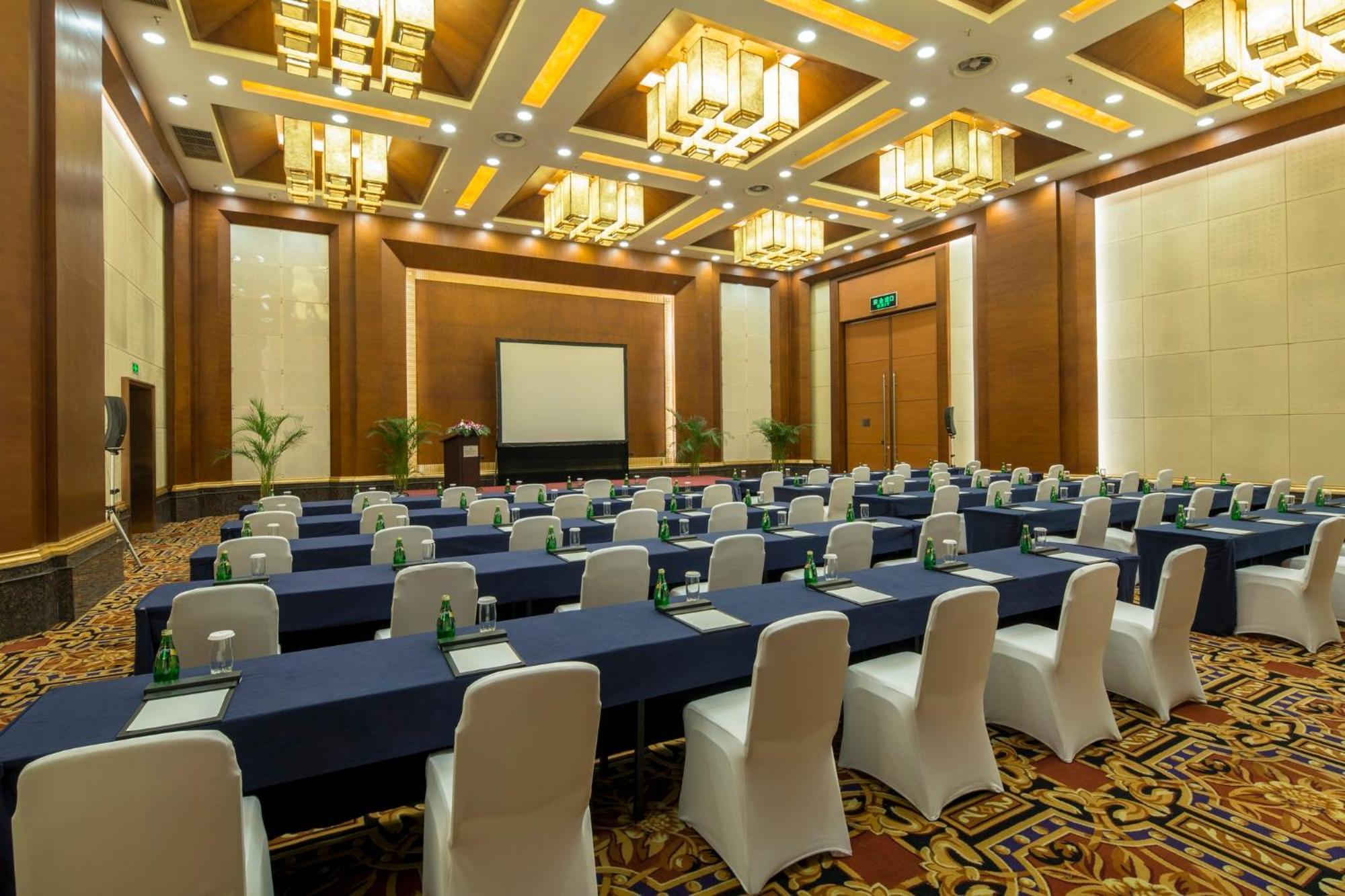 Holiday Inn Chengdu Century City-Westtower Екстер'єр фото