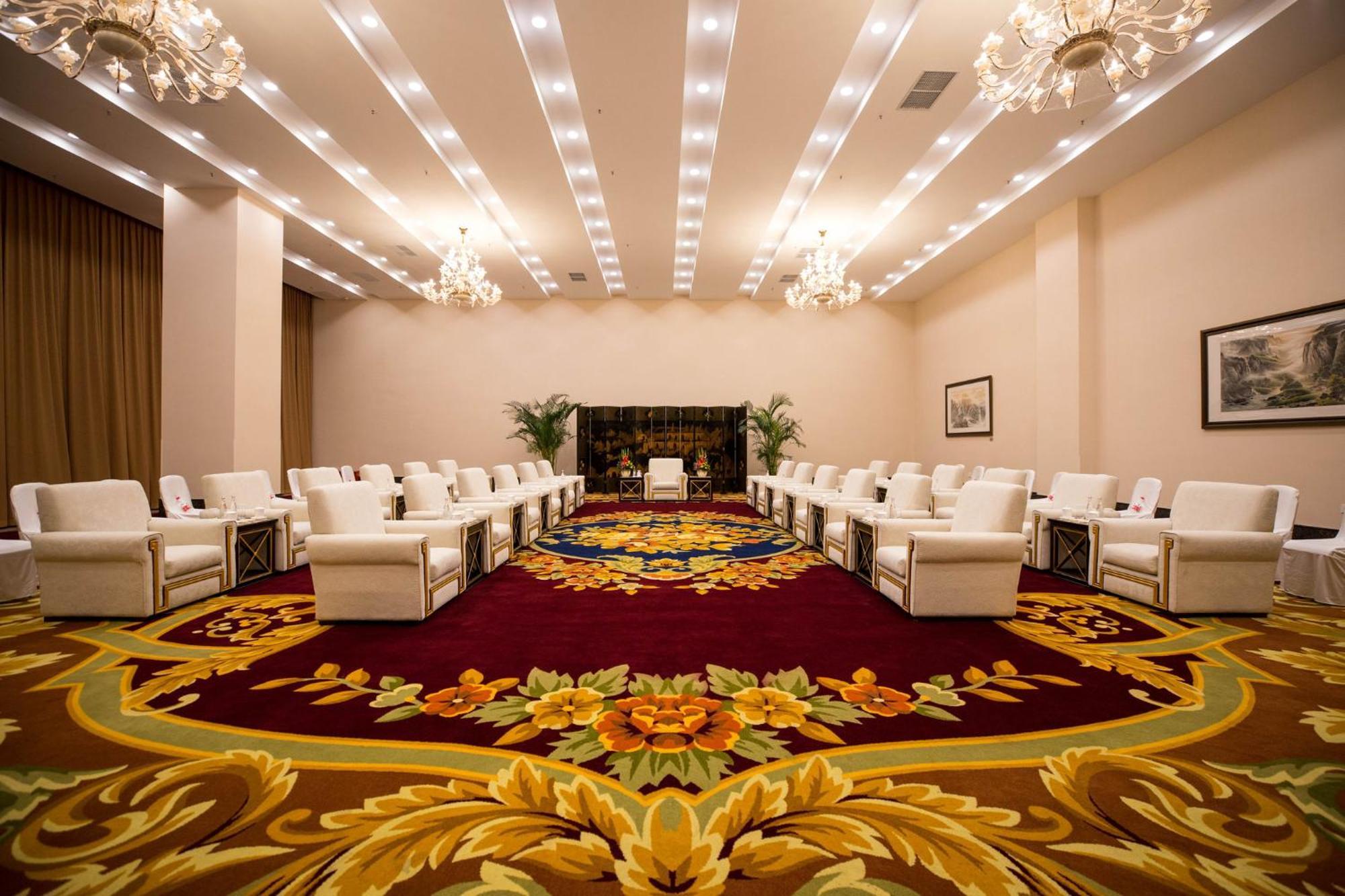 Holiday Inn Chengdu Century City-Westtower Екстер'єр фото