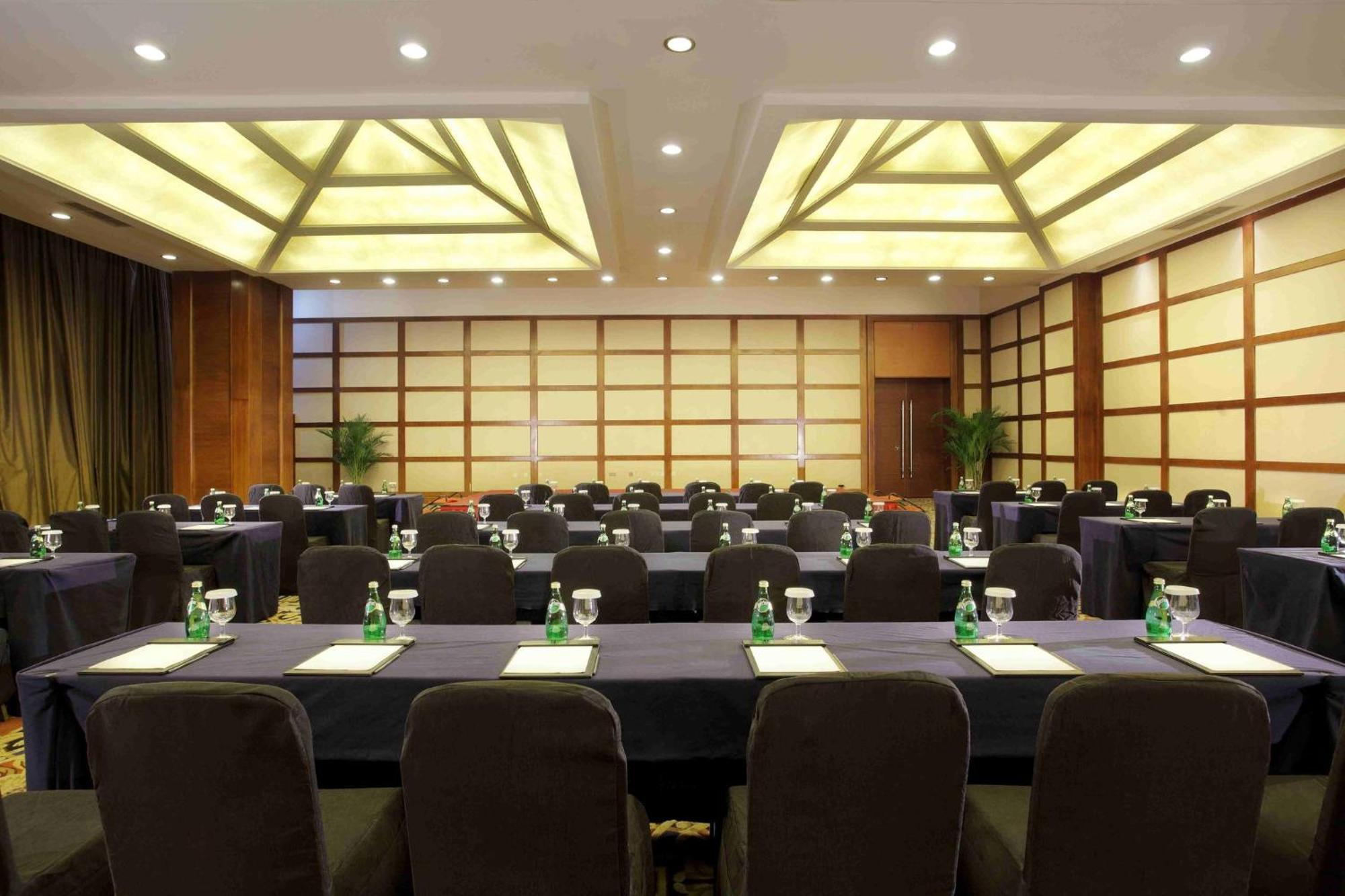 Holiday Inn Chengdu Century City-Westtower Екстер'єр фото