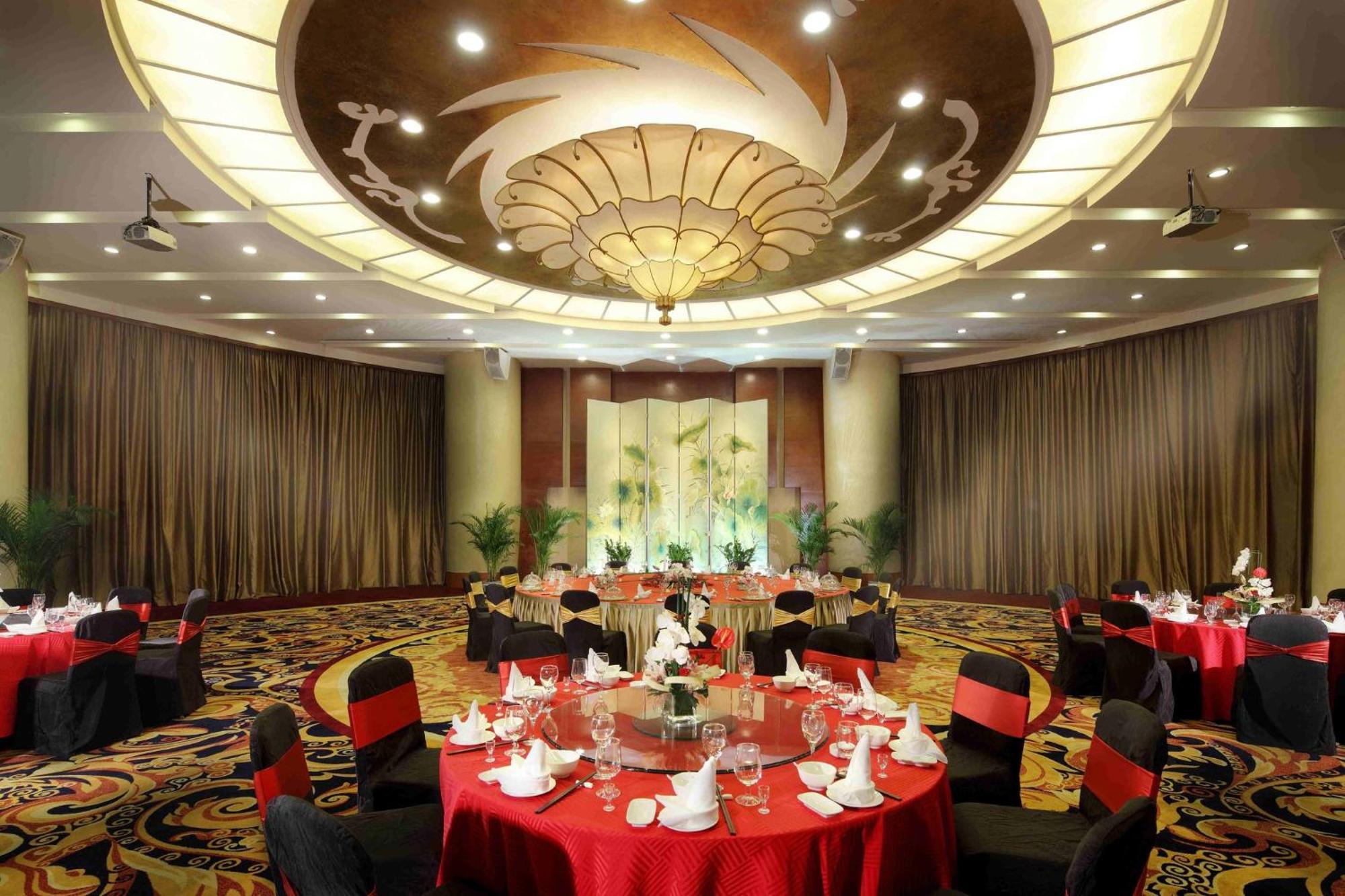 Holiday Inn Chengdu Century City-Westtower Екстер'єр фото